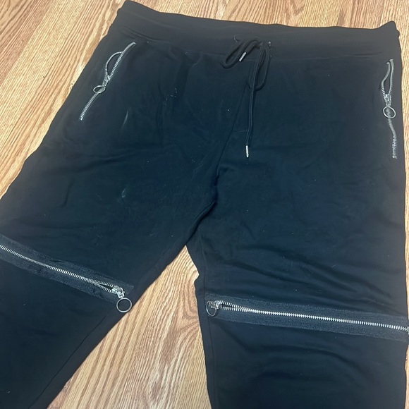 Stylish black joggers with faux zippers - Picture 3 of 5